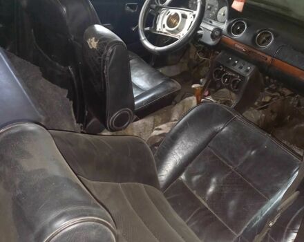 Красный Мерседес В123, объемом двигателя 2 л и пробегом 320 тыс. км за 827 $, фото 3 на Automoto.ua