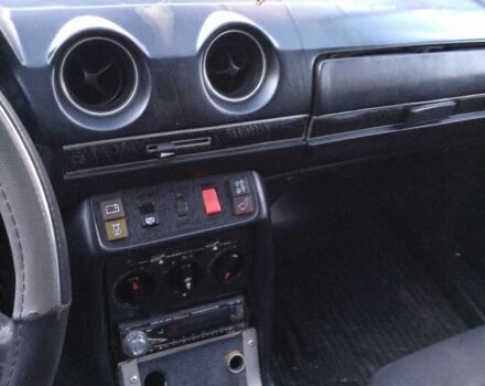 Жовтий Мерседес В123, об'ємом двигуна 0 л та пробігом 300 тис. км за 1500 $, фото 7 на Automoto.ua