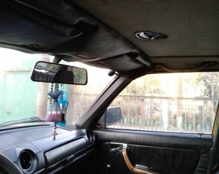 Жовтий Мерседес В123, об'ємом двигуна 0 л та пробігом 300 тис. км за 1500 $, фото 4 на Automoto.ua