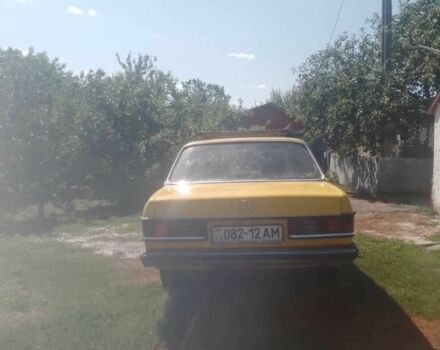 Желтый Мерседес В123, объемом двигателя 2 л и пробегом 300 тыс. км за 1000 $, фото 2 на Automoto.ua