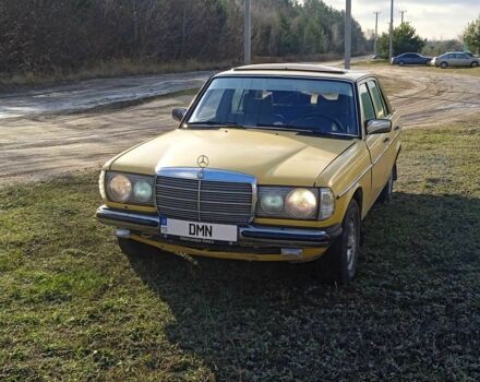 Жовтий Мерседес В123, об'ємом двигуна 2.3 л та пробігом 167 тис. км за 1500 $, фото 5 на Automoto.ua