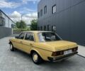 Желтый Мерседес В123, объемом двигателя 2 л и пробегом 34 тыс. км за 2500 $, фото 1 на Automoto.ua