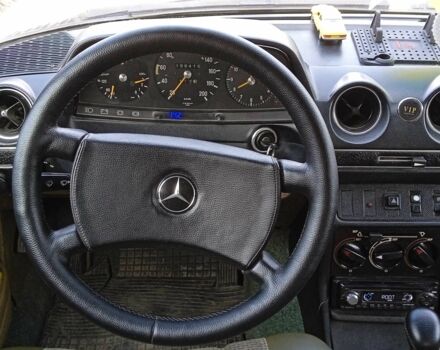 Жовтий Мерседес В123, об'ємом двигуна 2.3 л та пробігом 167 тис. км за 1500 $, фото 6 на Automoto.ua