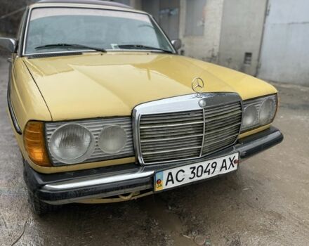 Жовтий Мерседес В123, об'ємом двигуна 2.3 л та пробігом 388 тис. км за 1850 $, фото 15 на Automoto.ua