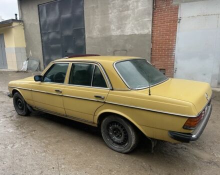 Жовтий Мерседес В123, об'ємом двигуна 2.3 л та пробігом 388 тис. км за 1850 $, фото 9 на Automoto.ua