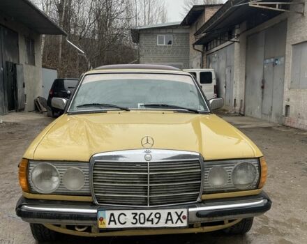 Жовтий Мерседес В123, об'ємом двигуна 2.3 л та пробігом 388 тис. км за 1850 $, фото 13 на Automoto.ua