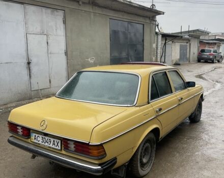 Жовтий Мерседес В123, об'ємом двигуна 2.3 л та пробігом 388 тис. км за 1850 $, фото 5 на Automoto.ua