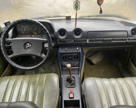 Жовтий Мерседес В123, об'ємом двигуна 2.3 л та пробігом 388 тис. км за 1850 $, фото 22 на Automoto.ua