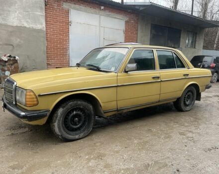 Жовтий Мерседес В123, об'ємом двигуна 2.3 л та пробігом 388 тис. км за 1850 $, фото 10 на Automoto.ua