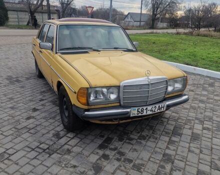 Желтый Мерседес В123, объемом двигателя 2.4 л и пробегом 400 тыс. км за 1350 $, фото 1 на Automoto.ua