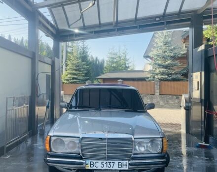 Серый Мерседес В123, объемом двигателя 2.4 л и пробегом 70 тыс. км за 2100 $, фото 4 на Automoto.ua