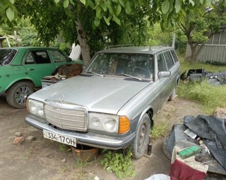 Серый Мерседес В123, объемом двигателя 3 л и пробегом 3 тыс. км за 1500 $, фото 1 на Automoto.ua