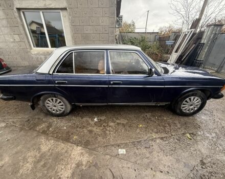 Мерседес В123 1982 в Кропивницком (Кировограде) на Automoto.ua Синий Мерседес В123, объемом двигателя 3 л и пробегом 297 тыс. км за 1500 $, фото 3 на Automoto.ua