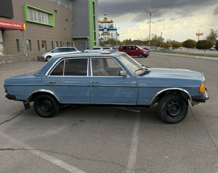 Синій Мерседес В123, об'ємом двигуна 2 л та пробігом 500 тис. км за 800 $, фото 2 на Automoto.ua