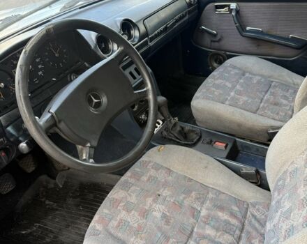 Синій Мерседес В123, об'ємом двигуна 2 л та пробігом 500 тис. км за 800 $, фото 7 на Automoto.ua