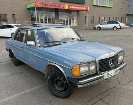 Синій Мерседес В123, об'ємом двигуна 2 л та пробігом 500 тис. км за 800 $, фото 1 на Automoto.ua