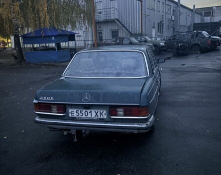 Зелений Мерседес В123, об'ємом двигуна 3 л та пробігом 300 тис. км за 600 $, фото 2 на Automoto.ua