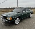 Зеленый Мерседес В123, объемом двигателя 2.4 л и пробегом 200 тыс. км за 2200 $, фото 1 на Automoto.ua