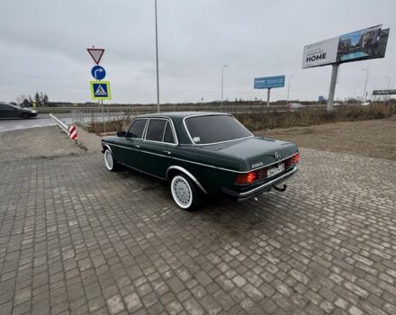 Зеленый Мерседес В123, объемом двигателя 2.4 л и пробегом 200 тыс. км за 2200 $, фото 3 на Automoto.ua