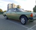 Зеленый Мерседес В123, объемом двигателя 2.4 л и пробегом 632 тыс. км за 1500 $, фото 1 на Automoto.ua