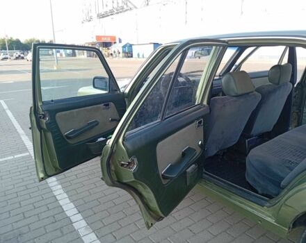 Зеленый Мерседес В123, объемом двигателя 2.4 л и пробегом 632 тыс. км за 1500 $, фото 7 на Automoto.ua