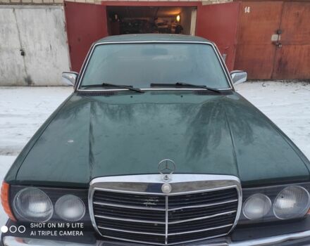 Зеленый Мерседес В123, объемом двигателя 2 л и пробегом 400 тыс. км за 1313 $, фото 1 на Automoto.ua