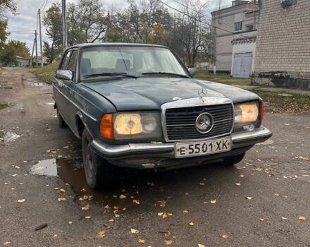 Зеленый Мерседес В123, объемом двигателя 3 л и пробегом 10 тыс. км за 680 $, фото 1 на Automoto.ua