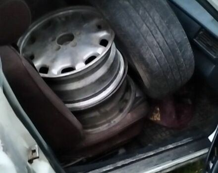 Білий Мерседес В124, об'ємом двигуна 2 л та пробігом 500 тис. км за 400 $, фото 3 на Automoto.ua