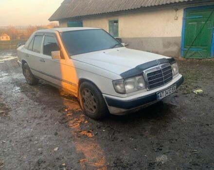 Білий Мерседес В124, об'ємом двигуна 2.6 л та пробігом 3 тис. км за 1700 $, фото 3 на Automoto.ua