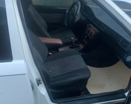 Білий Мерседес В124, об'ємом двигуна 2.6 л та пробігом 3 тис. км за 1700 $, фото 7 на Automoto.ua