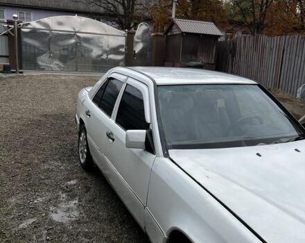 Білий Мерседес В124, об'ємом двигуна 2 л та пробігом 270 тис. км за 1100 $, фото 2 на Automoto.ua