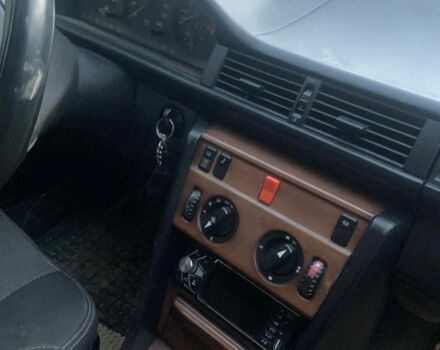 Білий Мерседес В124, об'ємом двигуна 2.6 л та пробігом 3 тис. км за 1700 $, фото 9 на Automoto.ua