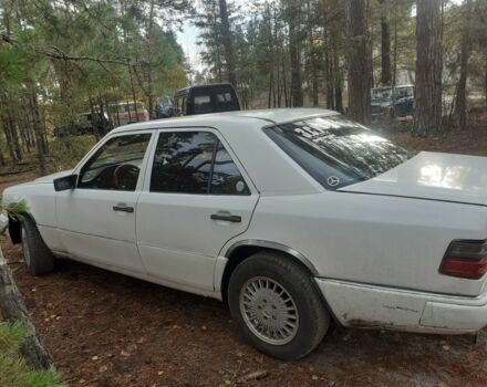 Білий Мерседес В124, об'ємом двигуна 3 л та пробігом 470 тис. км за 2300 $, фото 2 на Automoto.ua