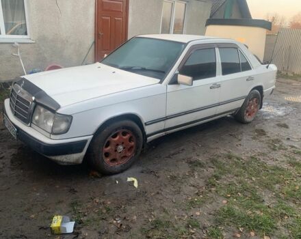 Білий Мерседес В124, об'ємом двигуна 2.6 л та пробігом 3 тис. км за 1700 $, фото 2 на Automoto.ua