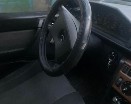 Білий Мерседес В124, об'ємом двигуна 2.6 л та пробігом 3 тис. км за 1700 $, фото 6 на Automoto.ua