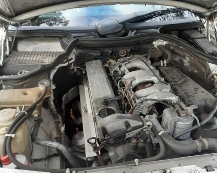 Білий Мерседес В124, об'ємом двигуна 3 л та пробігом 470 тис. км за 2300 $, фото 3 на Automoto.ua