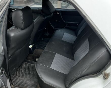 Білий Мерседес В124, об'ємом двигуна 2 л та пробігом 270 тис. км за 1100 $, фото 5 на Automoto.ua