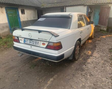Білий Мерседес В124, об'ємом двигуна 2.6 л та пробігом 3 тис. км за 1700 $, фото 4 на Automoto.ua