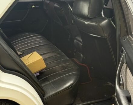 Белый Мерседес В124, объемом двигателя 3 л и пробегом 444 тыс. км за 2200 $, фото 8 на Automoto.ua