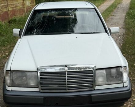 Белый Мерседес В124, объемом двигателя 3 л и пробегом 444 тыс. км за 2200 $, фото 10 на Automoto.ua