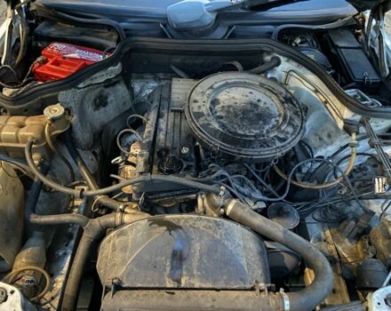 Белый Мерседес В124, объемом двигателя 2 л и пробегом 350 тыс. км за 1300 $, фото 17 на Automoto.ua