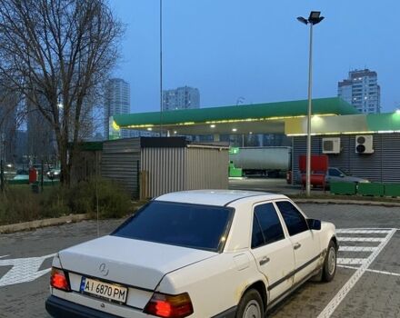 Белый Мерседес В124, объемом двигателя 2 л и пробегом 350 тыс. км за 1300 $, фото 7 на Automoto.ua