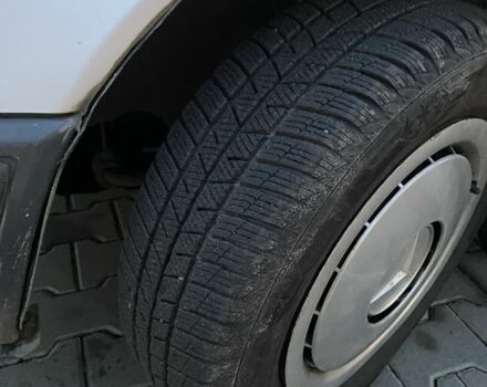 Белый Мерседес В124, объемом двигателя 2 л и пробегом 350 тыс. км за 1300 $, фото 14 на Automoto.ua