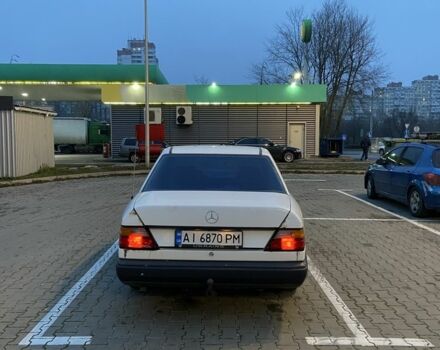 Белый Мерседес В124, объемом двигателя 2 л и пробегом 350 тыс. км за 1300 $, фото 8 на Automoto.ua