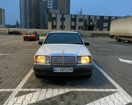 Белый Мерседес В124, объемом двигателя 2 л и пробегом 350 тыс. км за 1300 $, фото 2 на Automoto.ua