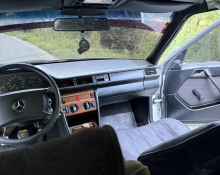 Білий Мерседес В124, об'ємом двигуна 2.3 л та пробігом 245 тис. км за 1800 $, фото 8 на Automoto.ua