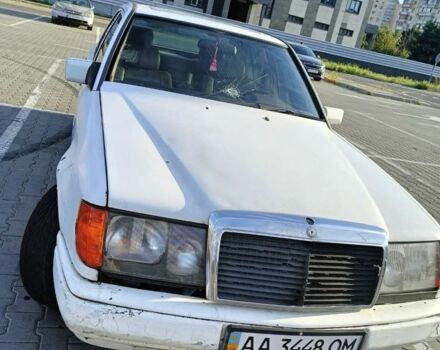 Білий Мерседес В124, об'ємом двигуна 2 л та пробігом 250 тис. км за 1000 $, фото 4 на Automoto.ua