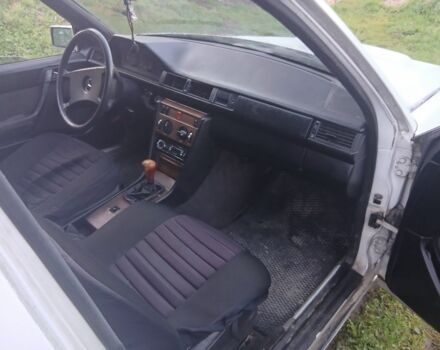 Білий Мерседес В124, об'ємом двигуна 0 л та пробігом 1 тис. км за 1500 $, фото 5 на Automoto.ua