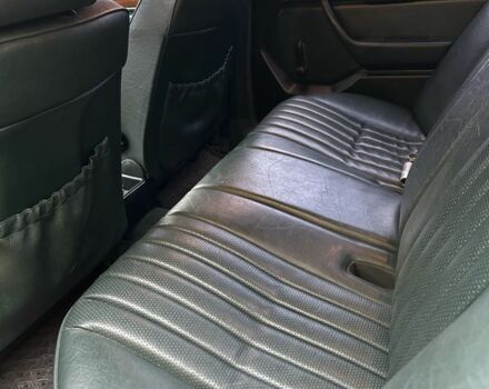 Белый Мерседес В124, объемом двигателя 3 л и пробегом 235 тыс. км за 3000 $, фото 6 на Automoto.ua