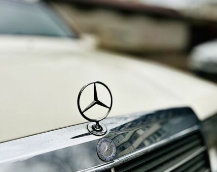 Белый Мерседес В124, объемом двигателя 3 л и пробегом 235 тыс. км за 3000 $, фото 1 на Automoto.ua